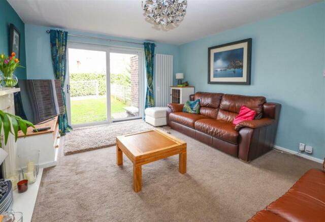Living room 2.jpg
