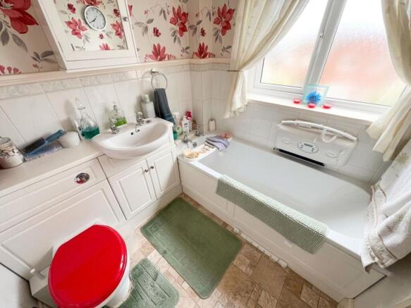 3 bed Detached for sale Image 9