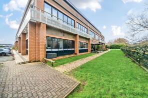 Flat 6, Weir House, Overbridge Square, Newbury RG14 5BP