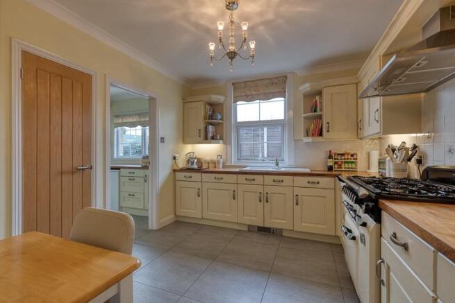 Kitchen/Breakfast...
