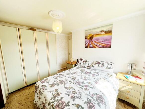 Bedroom 1 pic 2.jpg