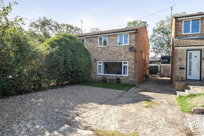 7 Meadow Rise, Tiffield (16) cr.jpg