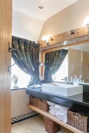 8362256-interior02.jpg