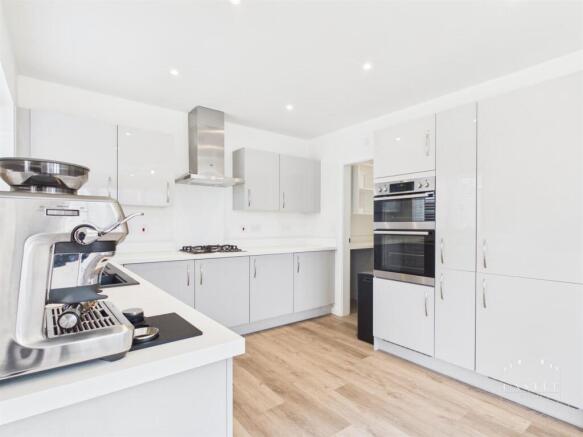 LIVING KITCHEN
