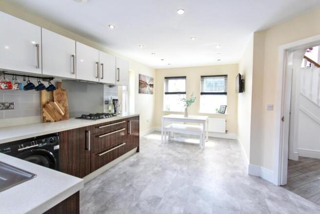 3 bed Detached for sale Image 4
