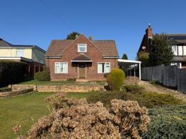 Questover, Exbury Road, Blackfield SO45 1XD