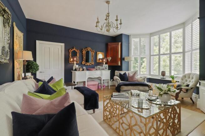 2 bed Apartment for sale Image 5