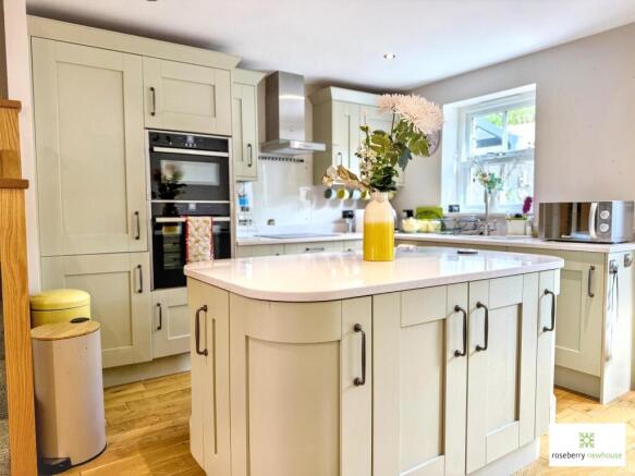3 bed Terraced for sale Image 5