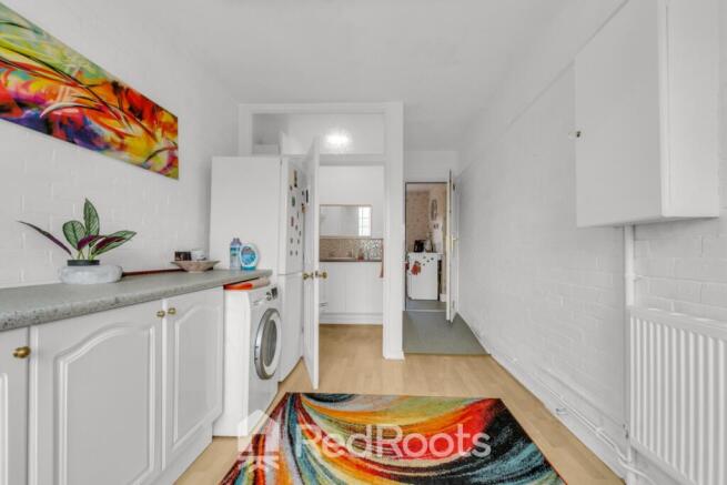 4 bed Detached for sale Image 10
