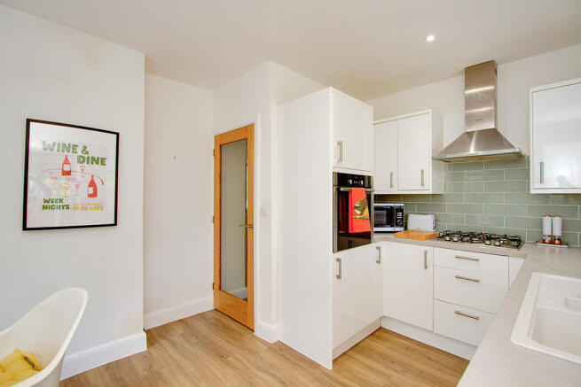2 bed House for sale Image 5