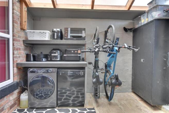 2 bed Semi-Detached for sale Image 11
