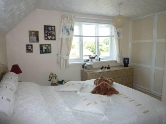 DOUBLE BEDROOM