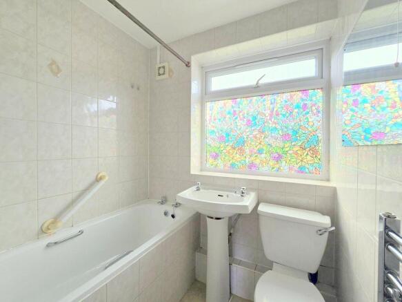 Lonsdale Close, Pinner photo 4