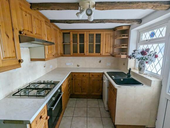 Kitchen 1.jpg