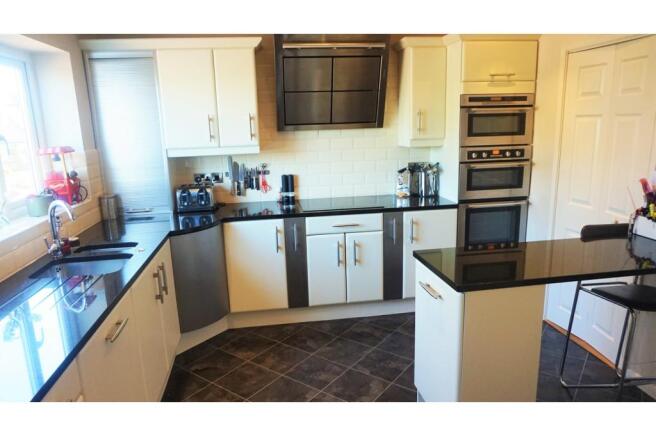 Kitchen / Breakfast