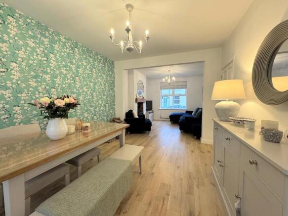 OPEN PLAN LIVING DINING ROOM