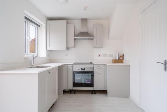 2 bed Semi-Detached to rent Image 11