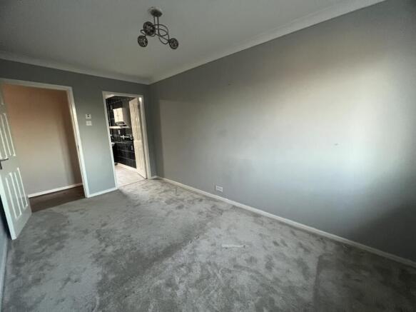 3 bed House to rent Image 6