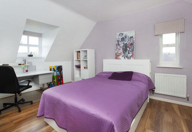 5 bed Detached to rent Image 9