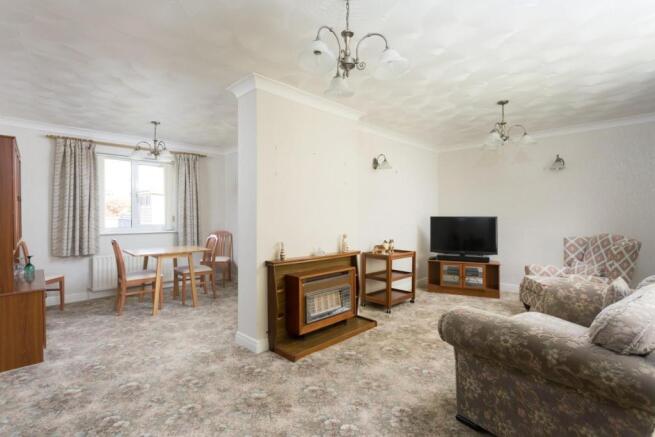 8 Fitzjohn Close-05.jpg