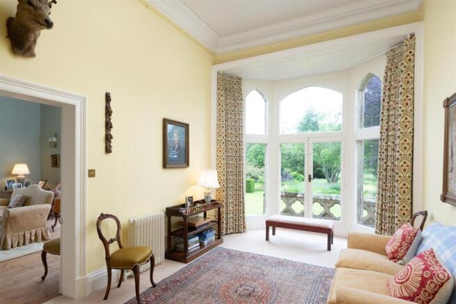 6 bed House for sale Image 7