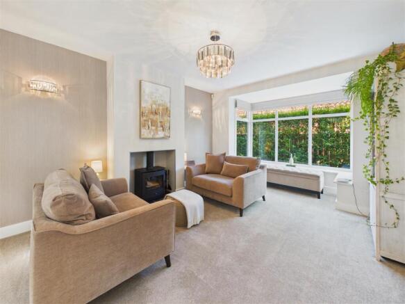 5 bed Detached for sale Image 6