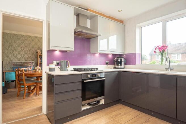 3 bed Semi-Detached for sale Image 4