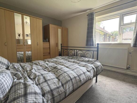 2 bed Flat for sale Image 8