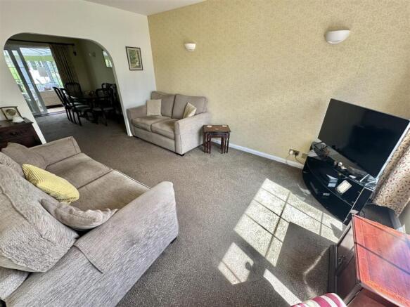4 bed Detached for sale Image 9