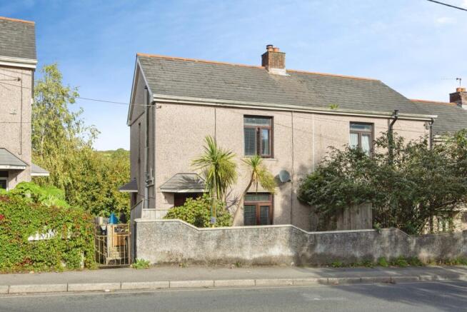 3-bed terraced on Berrycombe View, Bodmin, Cornwall, PL31, £160,000