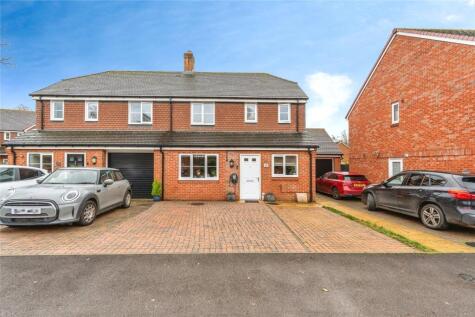 Baddesley Close, North Baddesley, Southampton, Hampshire, SO52