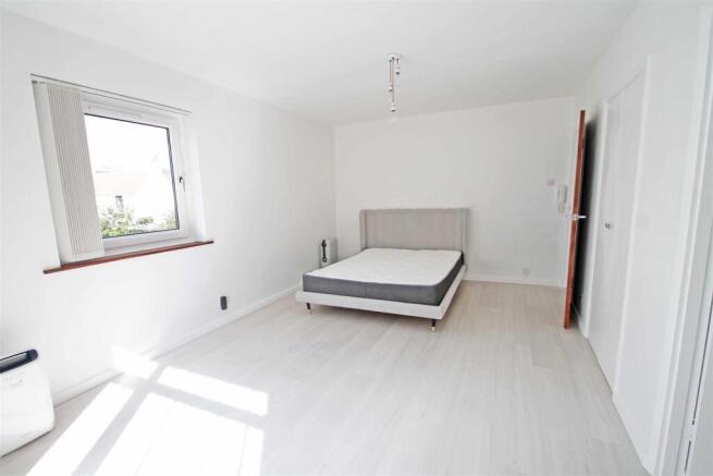 Studio Room