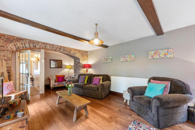 5 bed Semi-Detached for sale Image 9