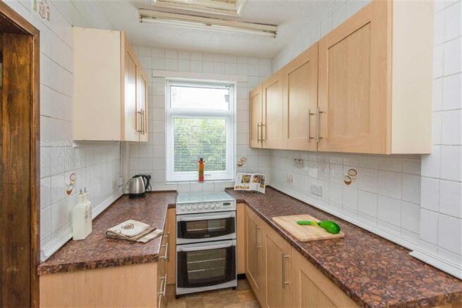 FITTED KITCHEN