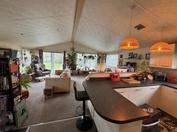 Kitchen to lounge.jpg