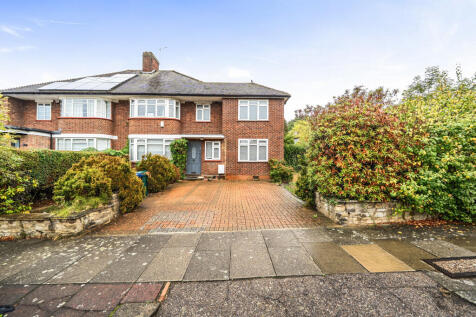 Hillcrest Gardens, London