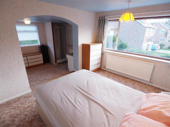Master Bedroom Into Dressing Room 737