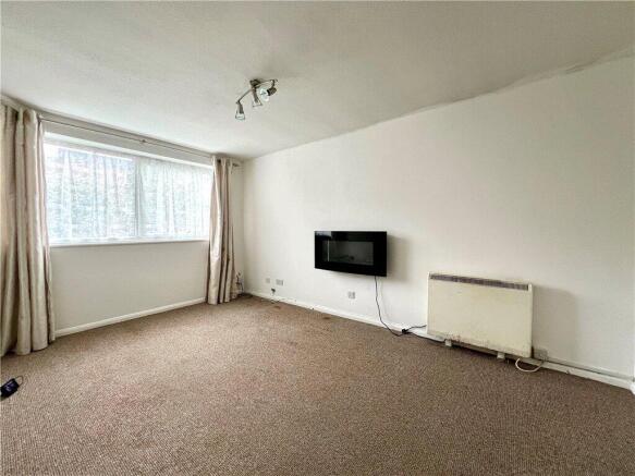 Rossiter Lodge, Rosetrees, Guildford, Surrey, GU1 photo 4