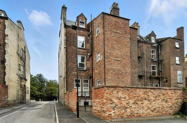 1 bed Apartment for sale Image 12