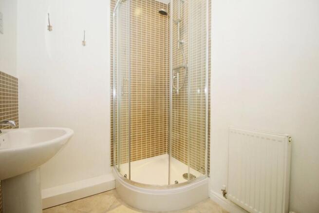 2 bed Apartment to rent Image 8