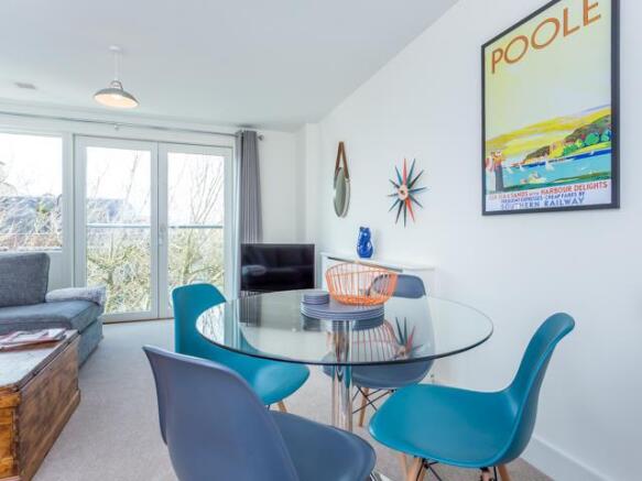 315 OP Living area and kitchen-3_640_X_480.jpg