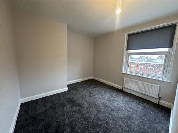 2 bed Terraced to rent Image 12