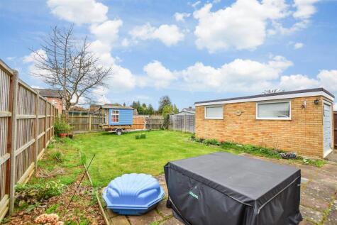 Halstow Close, Loose, Maidstone, Kent