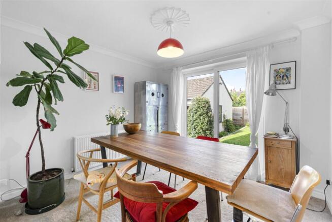 4 bed Detached for sale Image 11