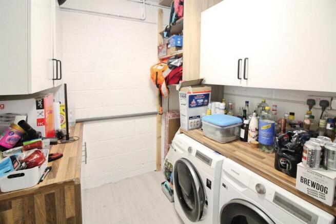 4 bed Town House for sale Image 6