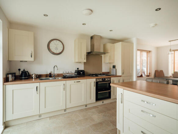 Kitchen / Dining Room