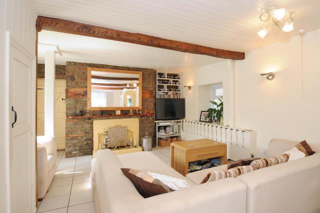 Spacious sitting Room