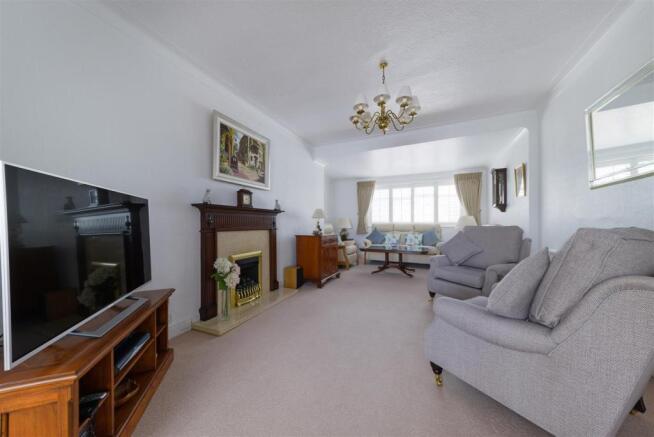 12 Brockenhurst Avenue-9.jpg