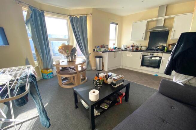 Living Room / Kitche