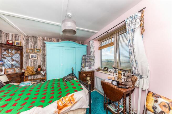 Bed1.jpg
